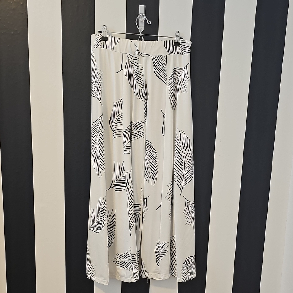 White and Black Leaf Print Wide-Leg Pants